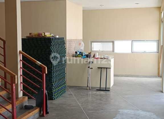 Rumah, 2 Lantai, di Arcamanik