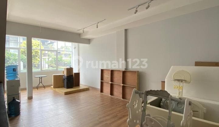 Ruko 3 Lantai Setrasari Tengah