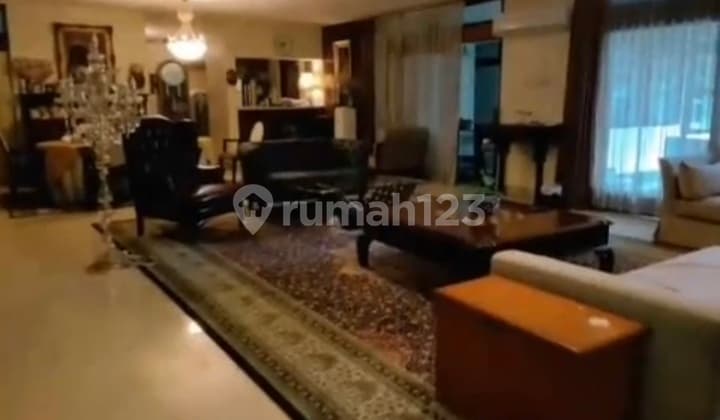 Jual Rumah Lt.1.600m2, Lb.900m2 Lokasi Premium Kemang, Jakarta Selatan