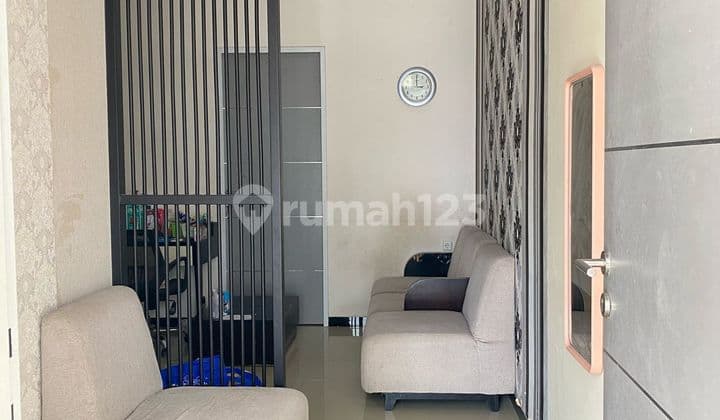 Dijual Daerah Sukolilo Rumah Cantik, Full Furnished, Siap Huni. Unit Seperti Ini Jarang Banget Keluar!
