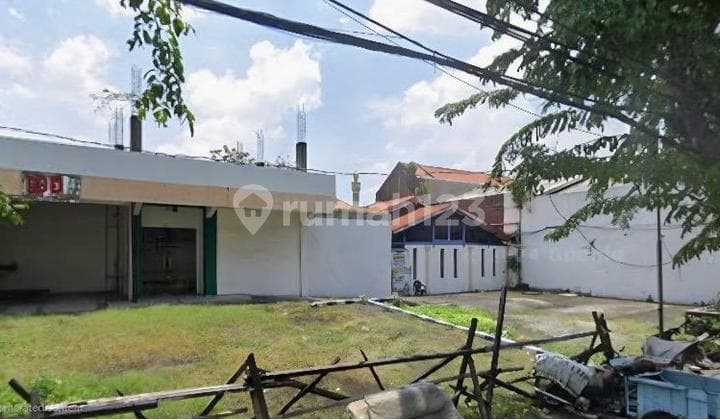 Dijual Bangunan Komersil di Raya Semolowaru.... Murah