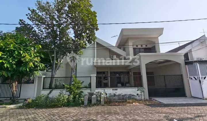 Rumah Premium di Kawasan Manyar