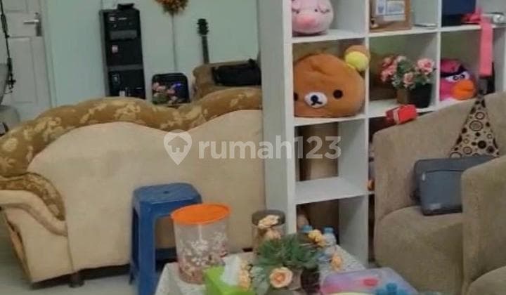 Comfortable Residence in the Strategic Location of Medokan Sinar Area