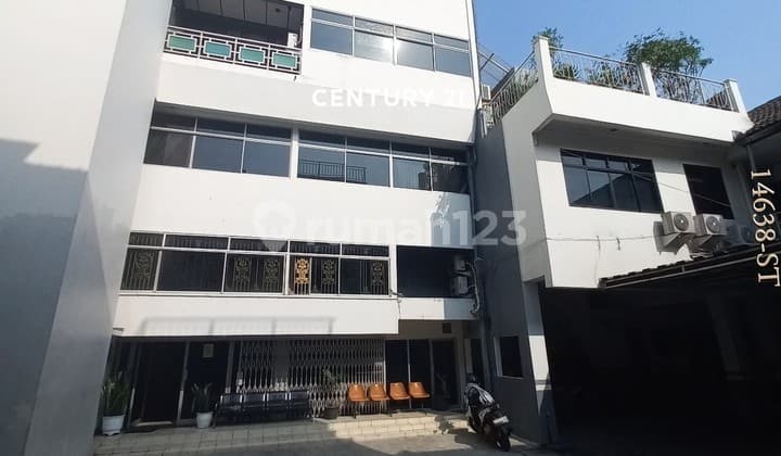 Dijual Gedung Perkantoran Bekas Show Room Siap Pakai DiJatinegara