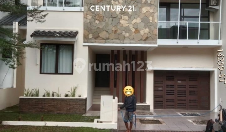 For Sale Ready-to-Occupy House in Kebayoran Bintaro Cluster