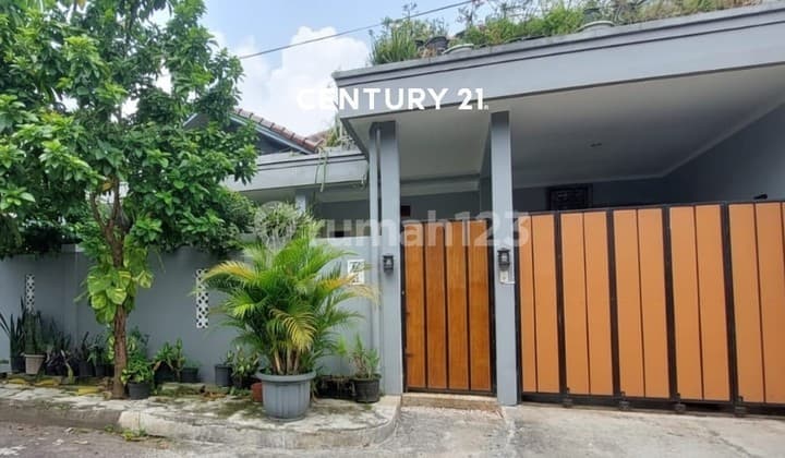 Dijual Rumah di Perumahan Lingkungan Asri dan Nyaman Lebak Bulus