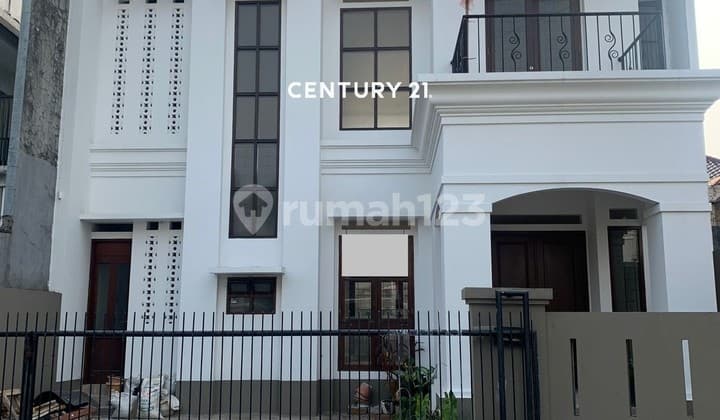 Rumah Classic Baru Selesai Renovasi Dekat MRT Lebak Bulus