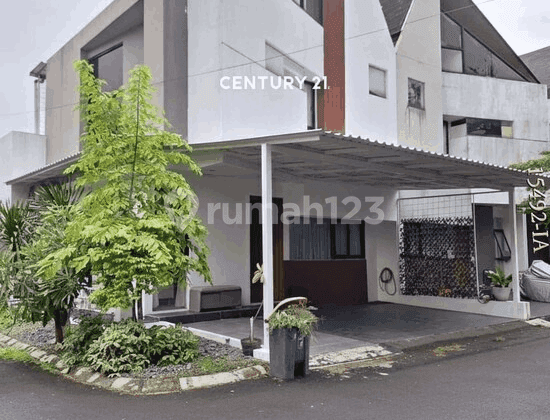 Disewakan Rumah Cantik Fully Furnished Hook di Trevista Rempoa