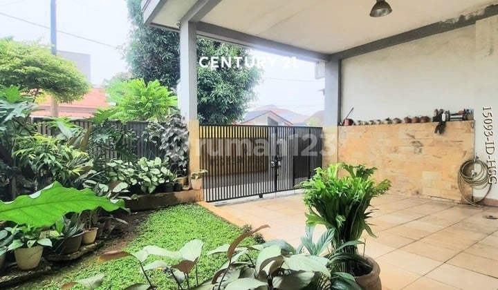 Cozy 2-Story House for Sale Cheap in a Comfortable Neighborhood Near the Station