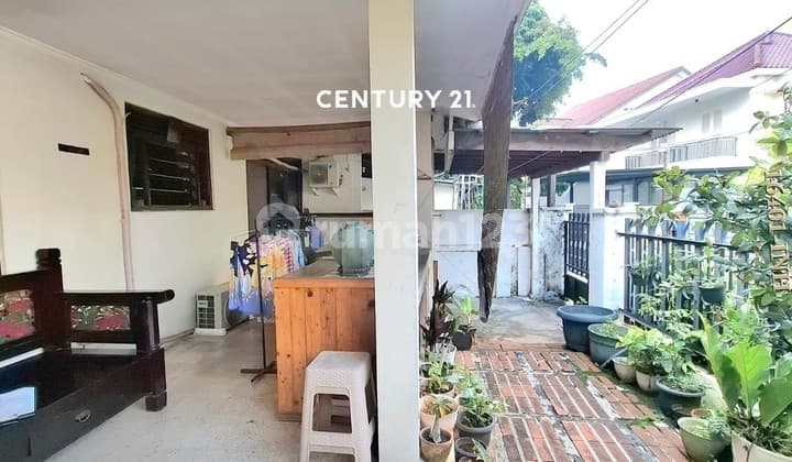 For Sale House Land Count in Elite and Strategic Location in South Jakarta