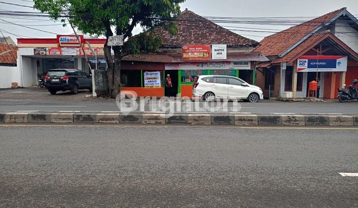 HOUSE FOR BUSINESS, STRATEGIC LOCATION IN BANDENGAN, MUNDU DISTRICT, CIREBON.