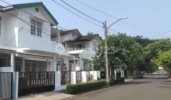Disewakan Rumah Kosongan di Kucica Sektor 9 Bintaro Jaya