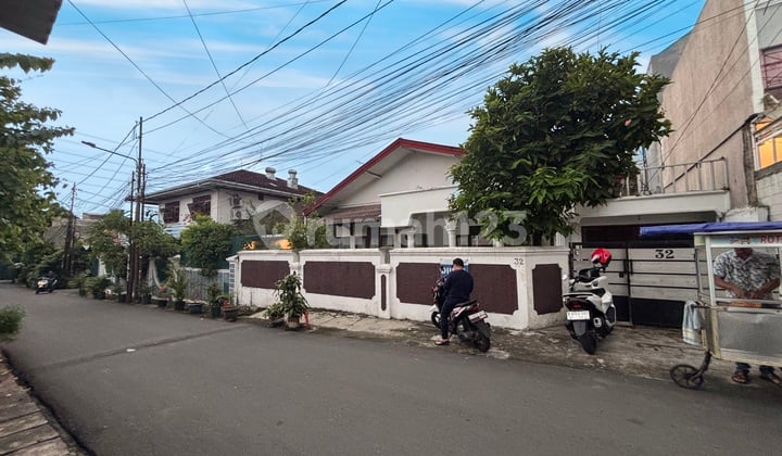 Harga Dibawah NJOP, Rumah Siap Huni di Kalibata Utara, Lebar 13 Mtr, bisa Dibelah 2