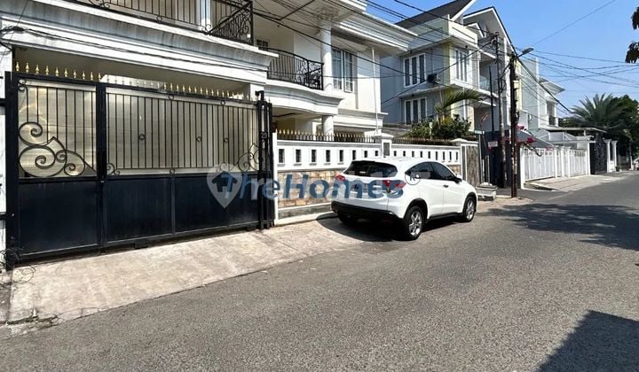 Rumah Mewah Di Tebet Timur, Ada Private Pool Luas, Akses Jln 3 Mobil
