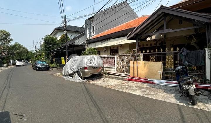 Land Calculation House, Best Location in West Tebet, 3-Car Road Access
