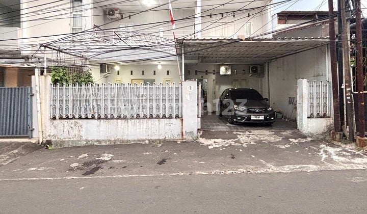 Rumah 2 Lantai Siap Huni di Tebet Barat, Akses Jln 3 Mobil