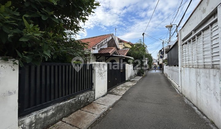 House in West Tebet, SHM, Easy Access, 13 Meters Wide, Can Be Divided into 2