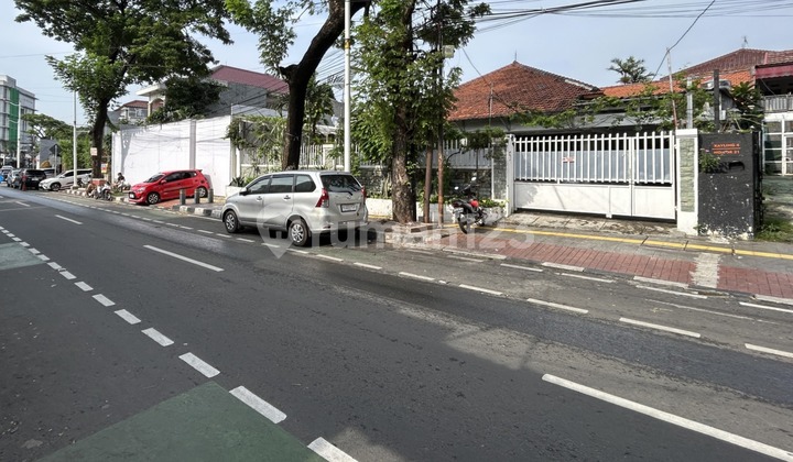 Rumah Hitung Tanah di Tebet Barat Raya, Area Komersial, Cocok Utk Hunian maupun Usaha