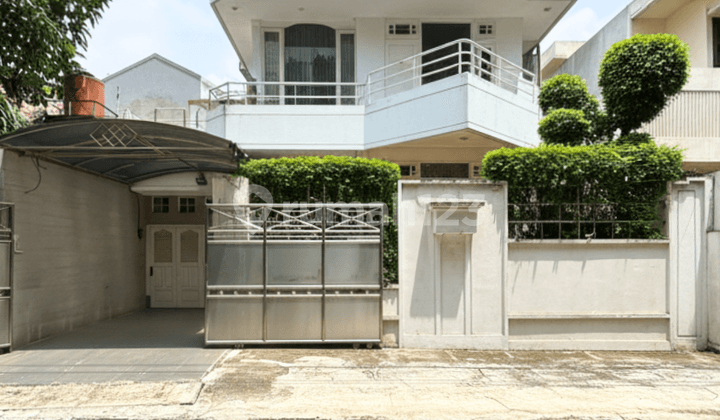 Rumah 2 Lantai di Cawang Baru, Akses 3 Mobil, Blakang Gedung Perkantoran