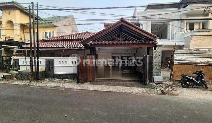 Rumah di Tebet Barat Akses Jalan 3 Mobil