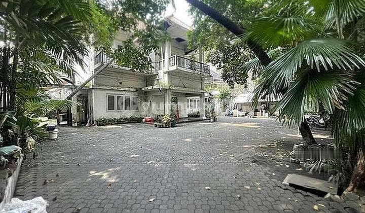 Rumah di Menteng Jalan Raya 1 Arah
