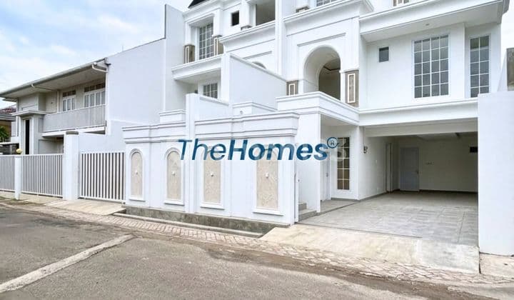 Rumah di Tebet Timur Akses Lebar Jalan 3 Mobil,3 Lantai Ada Lift dan Swimming Pool Kolam Renang