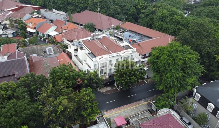 Tebet Timur, Rumah Dekat Taman Eco Park, Jalan Raya
