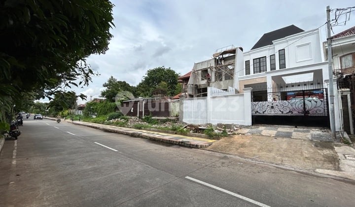 Rumah di Duren Sawit, Akses Jalan 3 Mobil Lebar