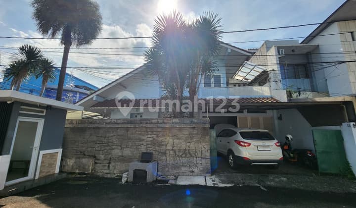 Rumah di Pejaten Barat, Dalam Komplek Cluster Townhouse, One Gate System Akses Jalan 2 Mobil