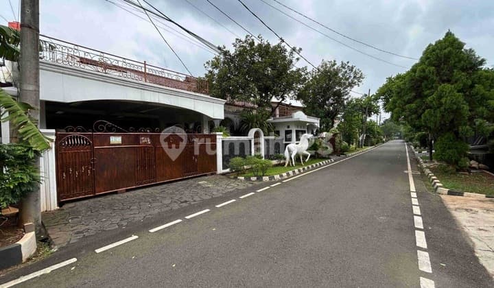 Rumah di dalam komplek billymoon duren sawit, akses 2 mobil