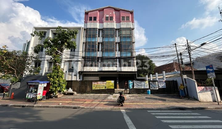Gedung di Salemba Harga mendekati NJOP