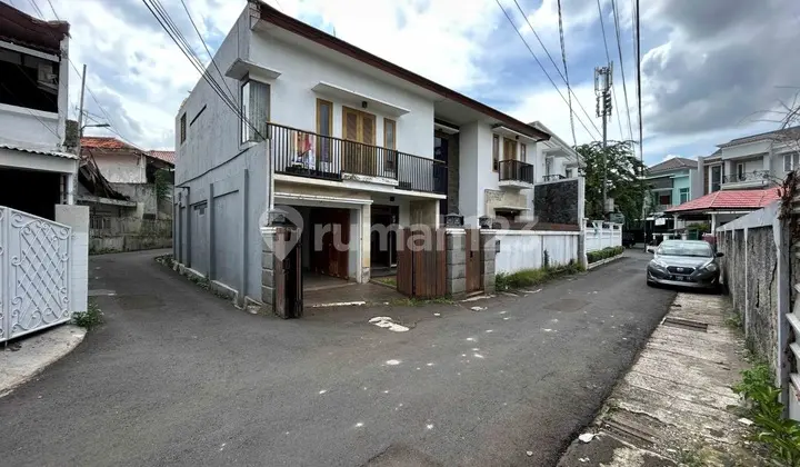 Rumah di Tebet Barat, Akses Jalan 2 Mobil, Dekat Taman