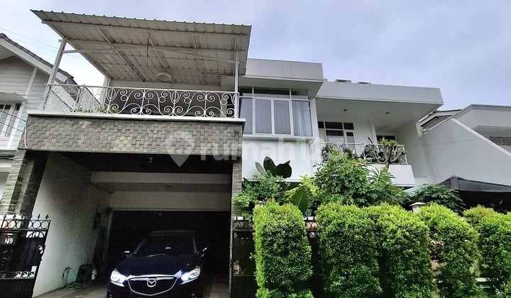 Rumah di dalam komplek permata hijau II, depan taman, ada kolam renang