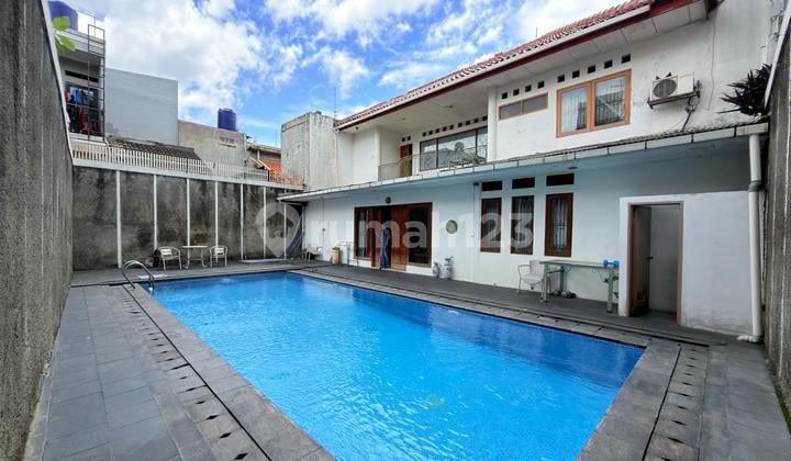 Rumah Mewah Siap Huni di Mampang Dekat Area Perkantoran