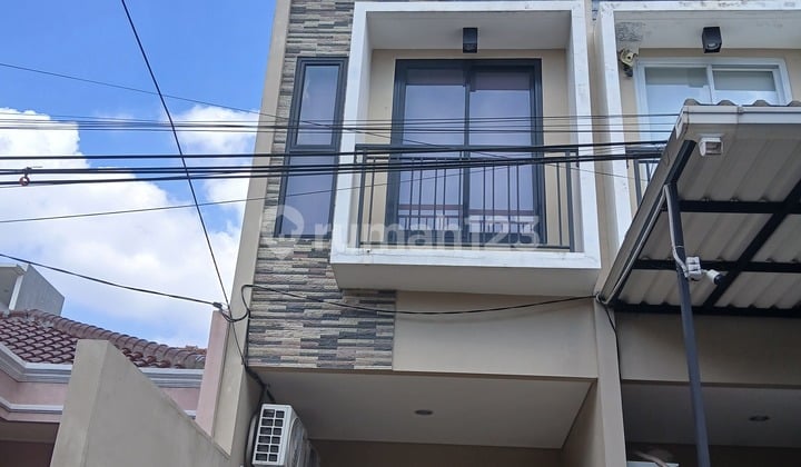 Dijual Cepat Rumah Siap Huni Row Jalan Lebar