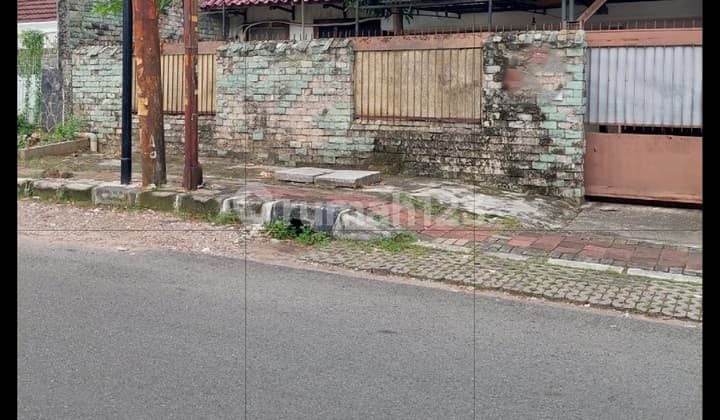 Rumah besar 1.5 lantai tanjung duren