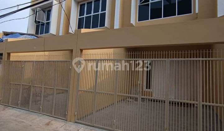 New 3-story house in Durikepa