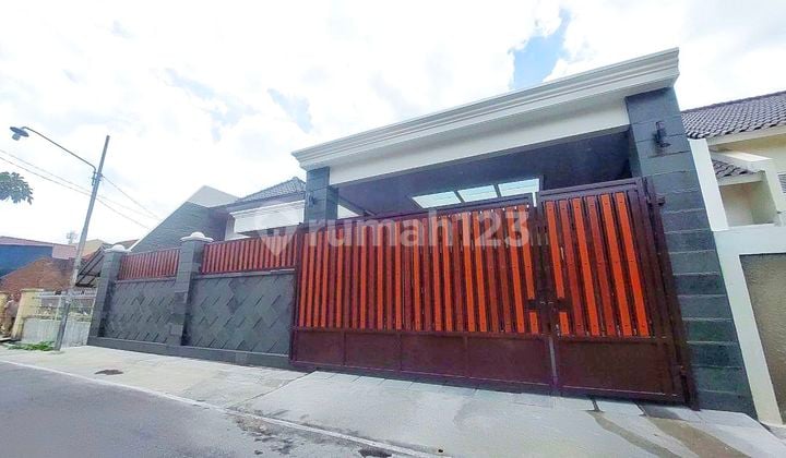 Rumah Mewah Baru Strategis Dekat Ke Tol Solo