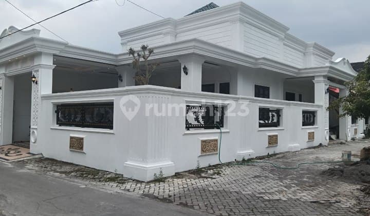 Rumah Classic Mewah Semi Furnish Deket Superindo Kartasura