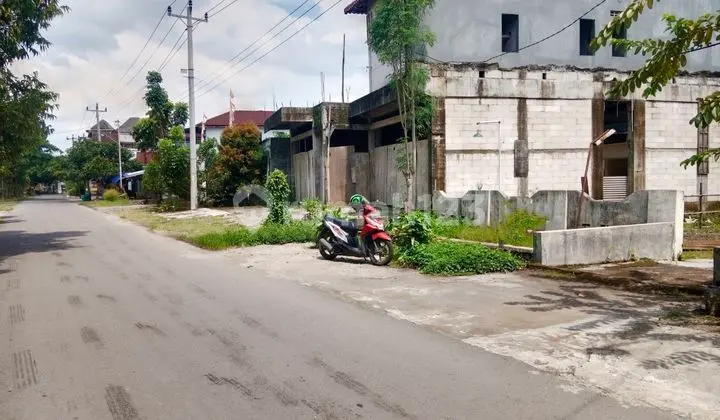 Tanah Strategis Mangku Jalan Besar Mall Solo Square