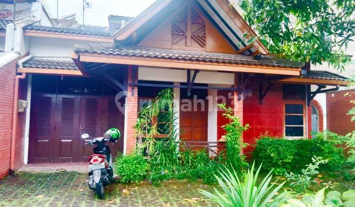 Spacious and Comfortable House in the Center of Solo City