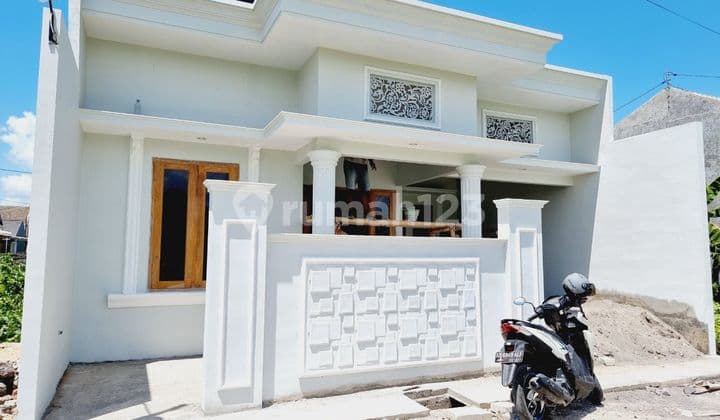 Beautiful Semi-Classic House Finishing Process in Colomadu