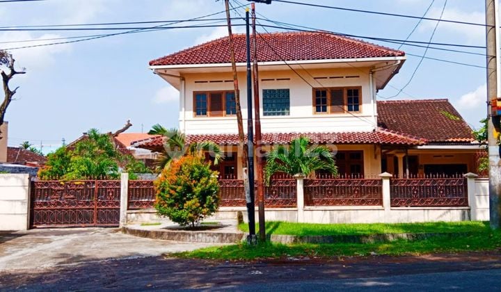 Rumah Luas Bagus Terawat dekat Mall Paragon Solo