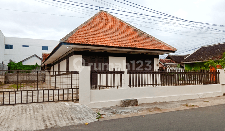 Rumah Kuno Bagus untuk Kantar dan Resto di Solo Kota