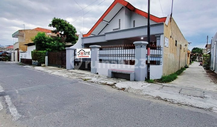 Rumah Bagus Tengah Kota Solo Deket The Park Mall