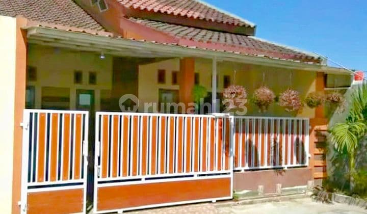 Rumah Bagus Strategis Luas Dekat Luwes Kartasura