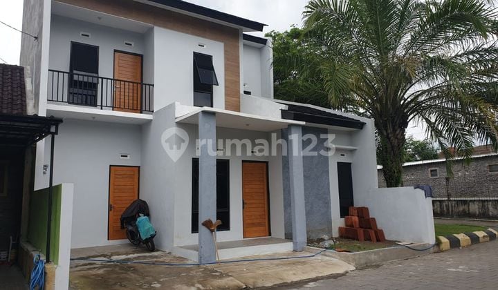 Rumah Cluster Baru Bagus 2 Lt Dekat Masjid Al-Aqsha