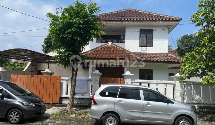 Rumah Luas Strategis Dekat Stadion Manahan Solo