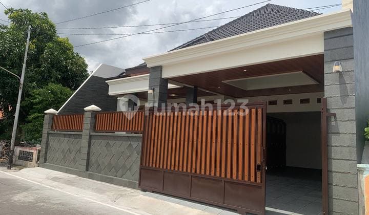 Rumah Mewah Siap Huni Dekat Exit Tol Klodran