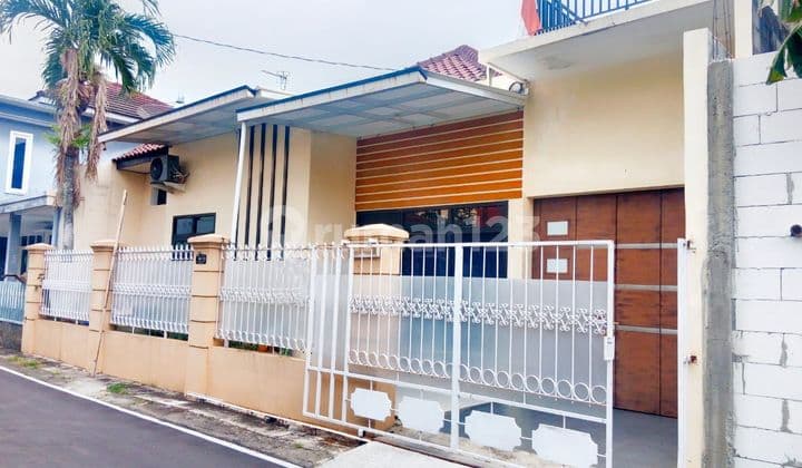 Rumah Bagus Terawat Semi Furnish Dekat Hotel Alana